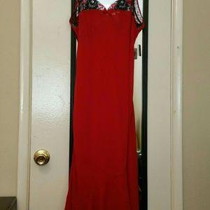 NWT MADISON STUDIO INTIMATES SLEEP WEAR.